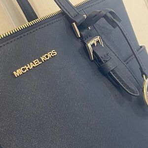 NWT Michael Kors Charlotte Large Tote in Navy